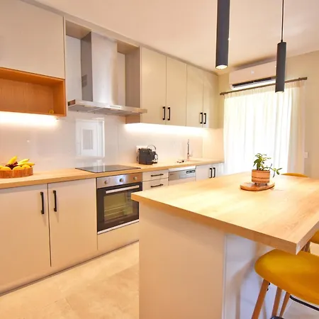 Minerva Estate - Private Complex For 15 Guests Villa